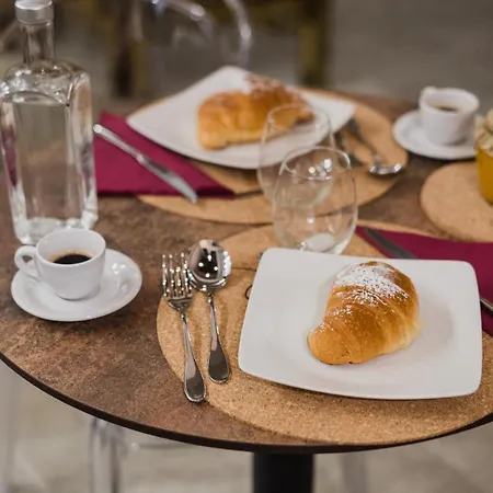 Moon's Tower Suite&rooms פורטוסקוזו