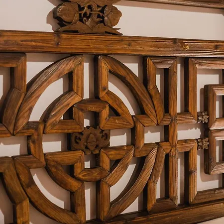 בית הארחה Moon's Tower Suite&rooms 4*