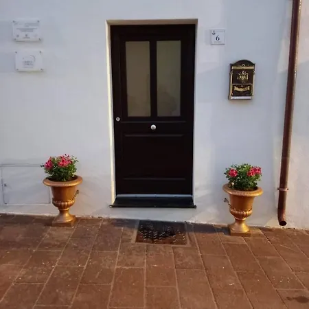 בית הארחה Moon's Tower Suite&rooms 4*