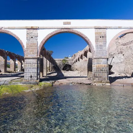 بيت ضيافة Moon's Tower Suite&rooms 4*