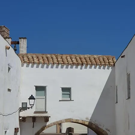 Moon'S Tower Charming Guest House Pensionat 4*