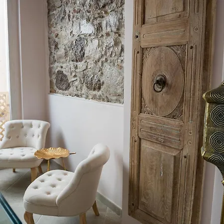 Moon's Tower Suite&rooms Guest house 4*