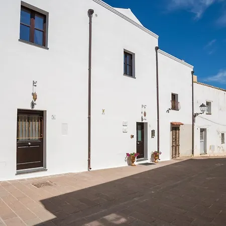 Moon's Tower Suite&rooms 4* Portoscuso