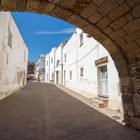 Moon's Tower Suite&rooms Penzion Portoscuso