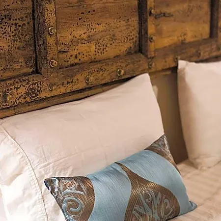 Moon'S Tower Charming Guest House 4* Portoscuso