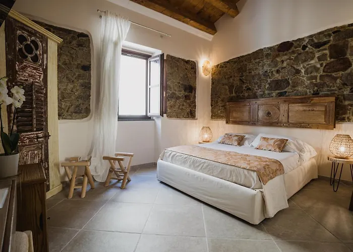 Moon's Tower Suite&rooms 4* Portoscuso